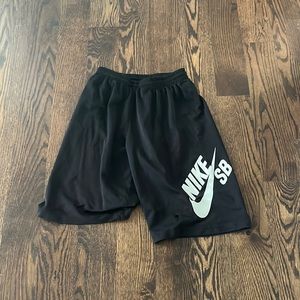 Black Nike SB shorts